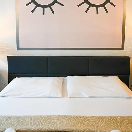 Modern Suite Schoenbrunn Vienna Exterior photo